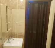 Toilet Kamar 3 Arabian Palm Hotel