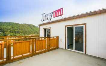 Exterior 4 Gangneung Jeongdongjin Joyful Pension