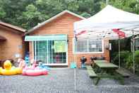 Exterior Youngwol Sky Pension Camping