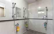 Phòng tắm bên trong 4 Pocheon Moonlight Dog Glamping Site