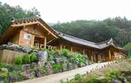 Exterior 2 Okcheon Kkotgureumchaeullu Pension