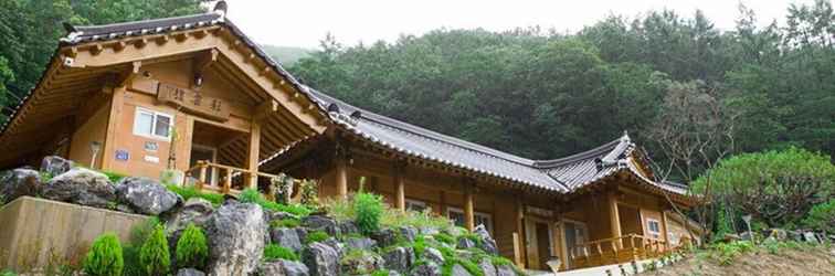 Exterior Okcheon Kkotgureumchaeullu Pension