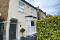Exterior Family 4-bed House & Secluded Garden - Wimbledon