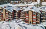 Exterior 4 Raven's Nest - Luxury Pet Friendly Condo w/ Private Hot Tub & Mountain Views