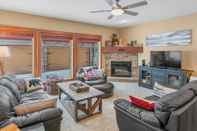 Lobi I Spy - Cozy Pet Friendly, Ski In/Ski Out Condo with Private Hot Tub