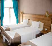 Bedroom 3 Serenita Beach Hotel