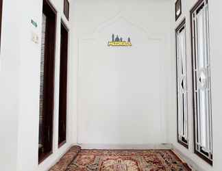 Lobi 2 Homestay Jogja Dekat Masjid Jogokaryan by Simply Homy