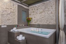 In-room Bathroom Unique Suite