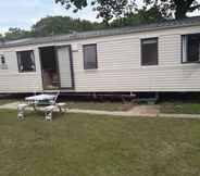 Exterior 2 3-bedroom Caravan at Thorness bay