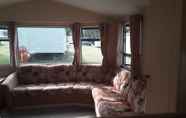 Common Space 7 3-bedroom Caravan at Thorness bay