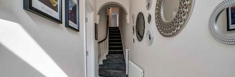 Lobby Central Belfast Apartments: Georgian House