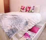 Kamar Tidur 4 Awesome 1-bed Apartment in London Near o2