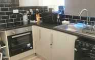 Kamar Tidur 2 Stunning 1 Bedroom Apartment in Dagenham