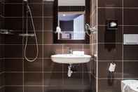 In-room Bathroom Kyriad Prestige Dijon Nord Valmy