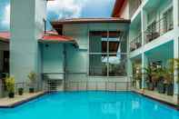 Swimming Pool Senani Hotel