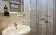 Toilet Kamar 4 Leto Boutique Hotel