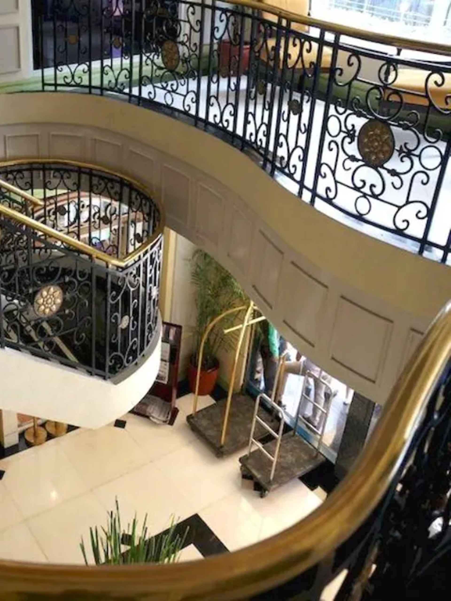 Lobby Tiara Oriental Hotel