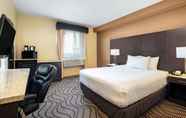 ห้องนอน 7 La Quinta Inn & Suites by Wyndham Oshawa