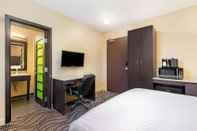 ห้องนอน La Quinta Inn & Suites by Wyndham Oshawa