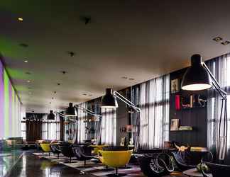 Lobi 2 art'otel Amsterdam powered by Radisson Hotels