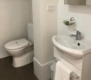 Toilet Kamar 4 Hotel Gracelands