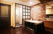 Toilet Kamar 6 Comma Hotel Seomyeon