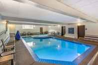 Swimming Pool Comfort Inn & Suites Pacific - Auburn