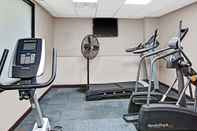 Fitness Center Super 8 by Wyndham Jamaica North Conduit