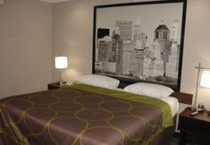 卧室 4 Super 8 by Wyndham Jamaica North Conduit