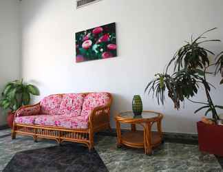 Lobby 2 Hotel On Vacation Coral Flower