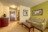 Common Space Cobblestone Inn & Suites - Holyoke