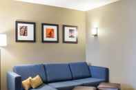 Common Space Comfort Suites Minot