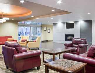 Lobby 2 Comfort Suites Minot