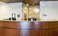 Lobby 2 Comfort Suites Minot