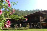 ภายนอกอาคาร Karen Hill Tribe Lodge