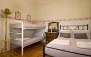 Kamar Tidur 5 Charlie Bates Cottage