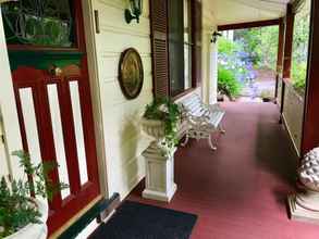 Lobby 4 The Chalet Guesthouse and Studio