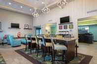 บาร์ คาเฟ่ และเลานจ์ Hampton Inn & Suites Adairsville-Calhoun Area