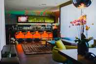 Bar, Cafe and Lounge SIRTAJ - Beverly Hills