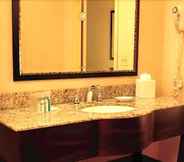 In-room Bathroom 2 Hampton Inn Fayetteville