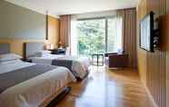 Kamar Tidur 3 The Suites Hotel Namwon