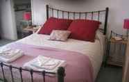 Bilik Tidur 3 Cames Mead B&B Meare Green Farm