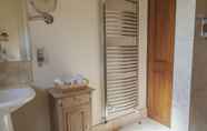 In-room Bathroom 7 Brickfields Farm