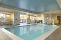 Swimming Pool Fairfield Inn & Suites by Marriott Smithfield Selma/I-95