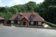 Exterior The Mucky Duck Inn