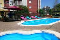 Swimming Pool Hotel Azcona
