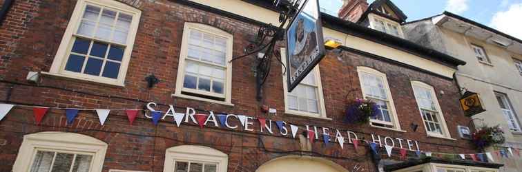 ภายนอกอาคาร The Saracens Head Hotel