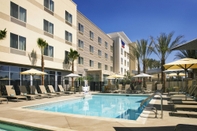 Kolam Renang Fairfield Inn & Suites Tustin Orange County