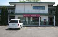 Exterior 2 Arnprior Motor Inn