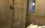 Phòng tắm bên trong 6 Hotel Smeraldo